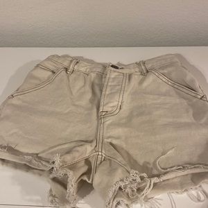 Pacsun Cream Cargo Styled Shorts- sz 24